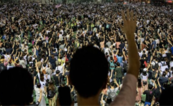 香港デモ　リーダー不在